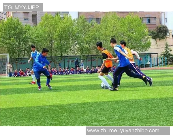 激情绿茵场上飞扬梦想足球节板报展现青春活力与团队精神