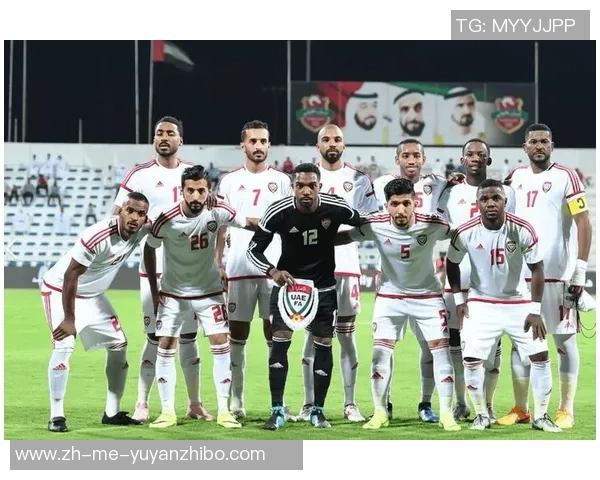 足球场上的竞争与激情有人抢夺胜利的荣耀与梦想 足球场上的竞争与激情有人抢夺胜利的荣耀与梦想